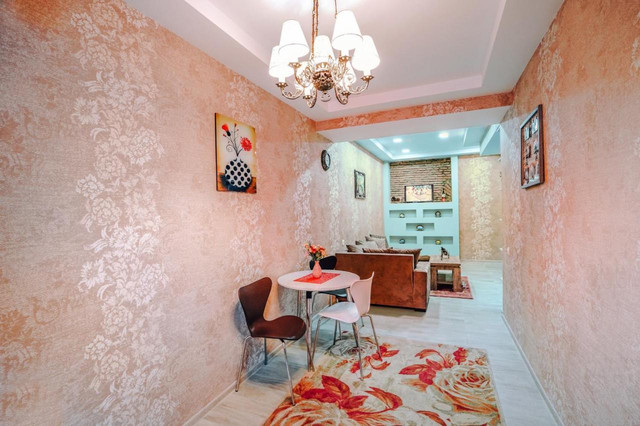 Second House Rustaveli Apartment Tbilisi Exterior photo