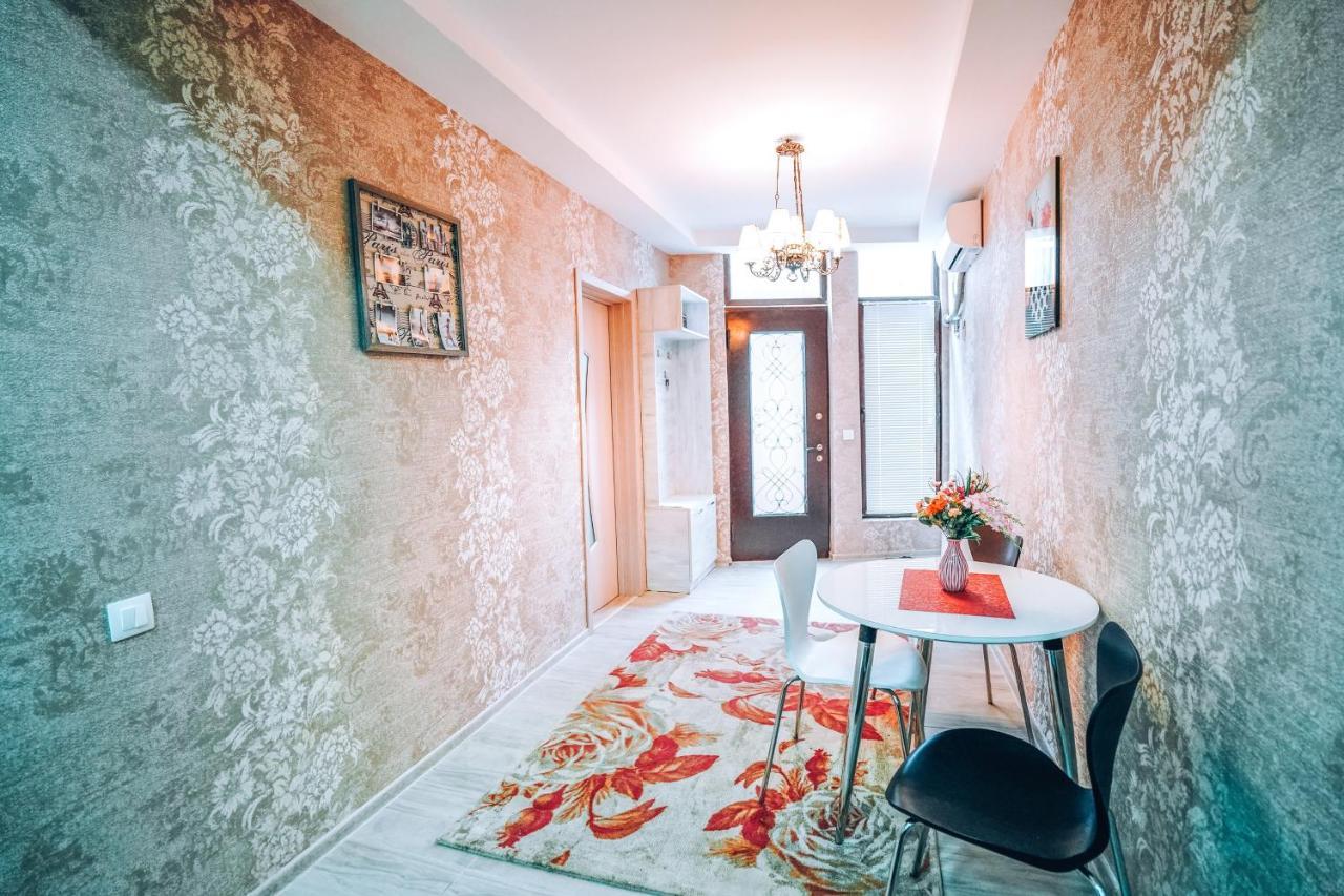 Second House Rustaveli Apartment Tbilisi Exterior photo